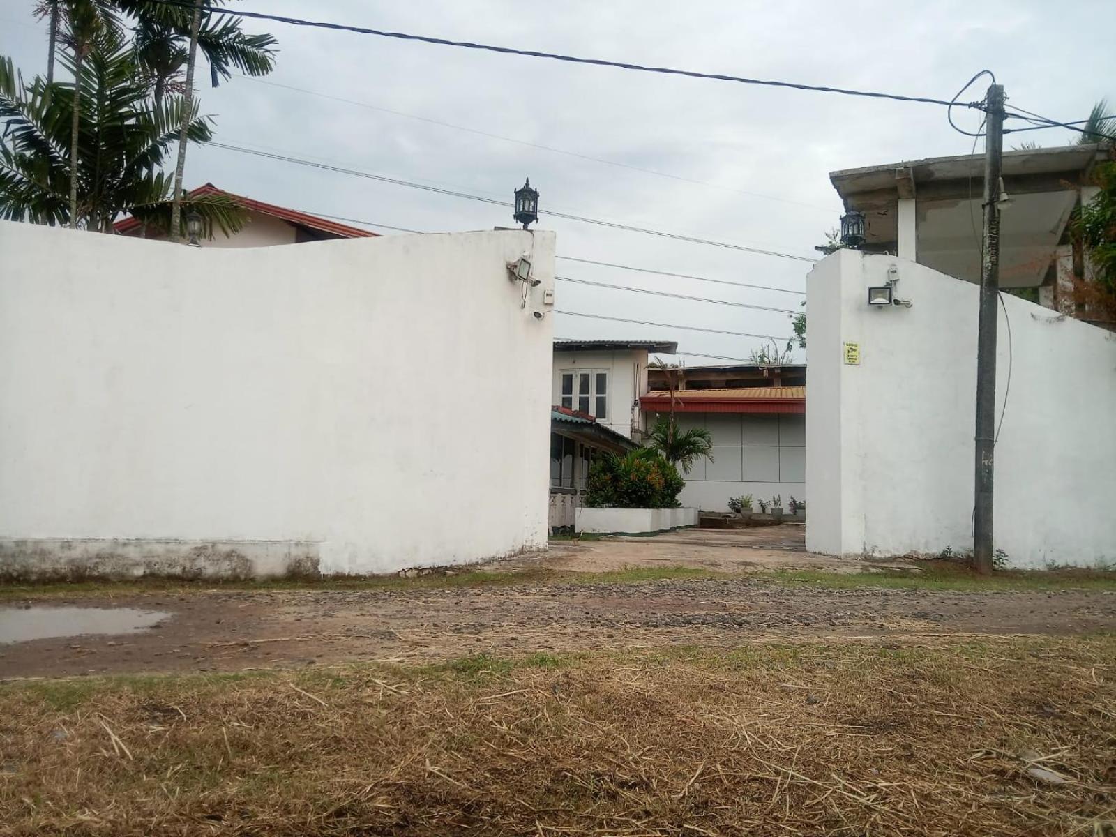 Riverside Hotel Katunayaka Exterior foto